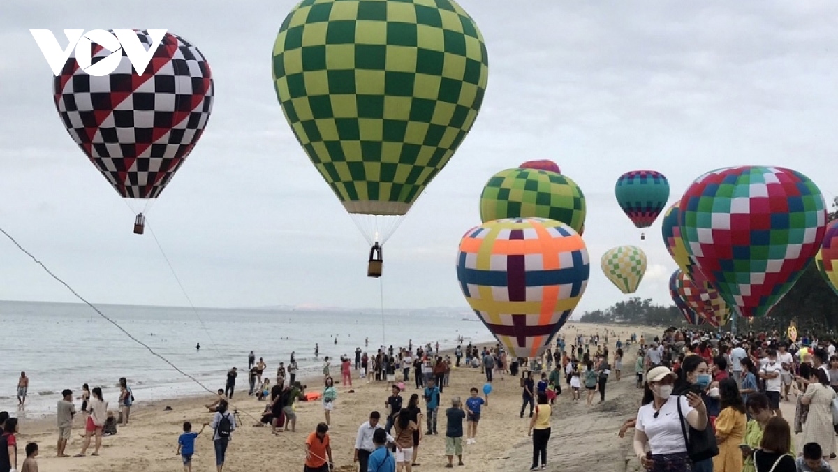 Hot-air balloon festival takes to skies to welcome Tourism Year 2023